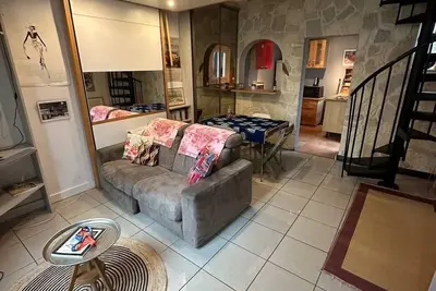 Image de Maison de ville avec espaces extérieurs. Un petit coin de campagne en ville.