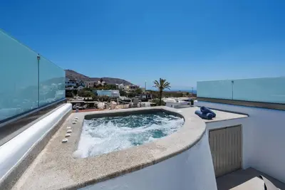 Image de Yiota Collection 4 Suites & 4 Prive Jacuzzi
