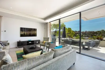 Image de Stunning, contemporary 4 bedroom villa with private garden and pool!