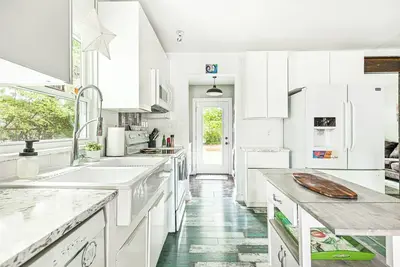 Image de Centrally Located Rva Gem