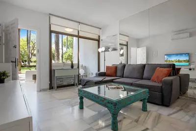 Image de La Alcazaba lagoon in Marbella by Costarentals - Ref M48