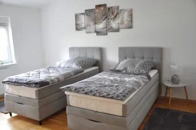 Image de GemĂĽtliche und Ruhige Ferienwohnung fĂĽr 1-5 Personen in Giebelstadt