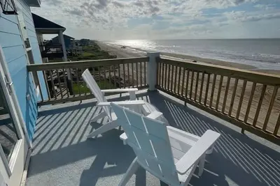 Image de Fishy Business|True Beach Front Oasis! Sleeps 20!