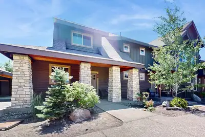 Image de Family-friendly townhome with gas grill, fireplace, central Ac and Wifi