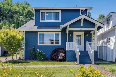 Image de Renovated Magnolia 5 Br Home w/ Outdoor Space\n