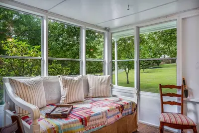Image de Boho Mountain Cottage in Cloudland Community | 2 Sunrooms | Wi-Fi | Dog Friendly