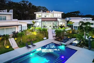 Image de Brand New Stylish Villa | Big Pool & Patio