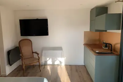 Image de Studio indépendant écopensé avec terrasse à seulement 17km du centre de Paris