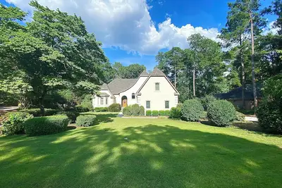 Image de Spacious 4-Bedroom Home on the Golf Course in Gated Community