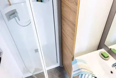 Image de Mobil-home | Premium | 2 Ch. | 5 pers. | Terrasse surélevée | Tv