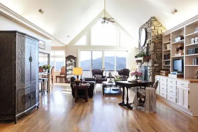 Image de Winterpast | Secluded, Hot Tub & Mountain Views!