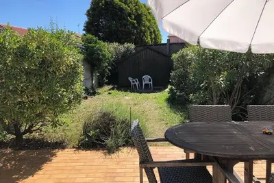 Image de Appartement 'Appartement Marché Du Ferret Ref187' avec terrasse privée et jardin privé