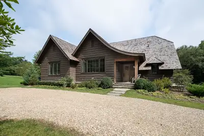 Image de Yellow Mountain Guest House | Captivating European-Style Home