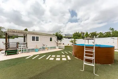 Image de Bungalow \"Villa Aleo Solo Familias\" avec vue sur la montagne, Wi-Fi et climatisation