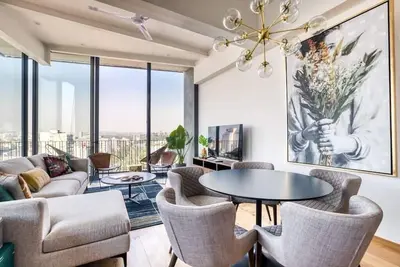 Image de Mr. W | Striking View Apartment | 2Br | Gym