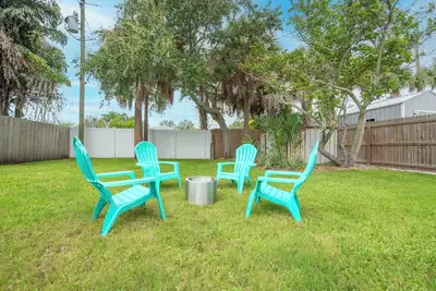 Image de The Beachy House - Bright, Pet-Friendly 3br 2ba in Indian Rocks Beach