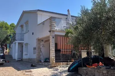 Image de Appartement d'une chambre prés de la plage Maslinica, Solta (A-23173-a)
