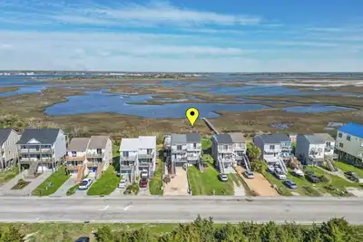 Image de Seaside Cottage with Ocean Views -Close to Beach!