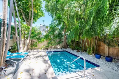 Image de Palm Isle: Tropical 2nd-Floor Unit, Shared Heated Pool, Near Duval St, Historic Seaport & Beaches