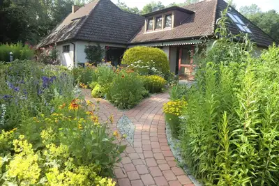 Image de Appartement 'Fewo Birkenallee - Lavendel' avec terrasse privée, jardin privé et Wi-Fi