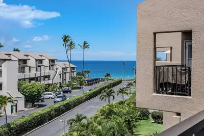 Image de Beautifully appointed 3 bedrooms and 3 full baths perfect for a Maui Getaway!
