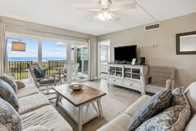 Image de Oceanfront 1st-Floor Oasis: Steps to Pool & Beach