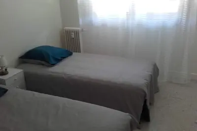 Image de bel appartement Le Cannet vue sur mer libre juillet début aout