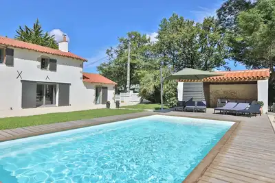 Image de L'Augizière - Villa 5 étoiles avec piscine, étang et foret.