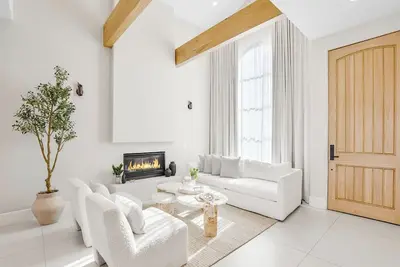 Image de Villa Camellia - Charming 5 Br Home in the heart of Studio City