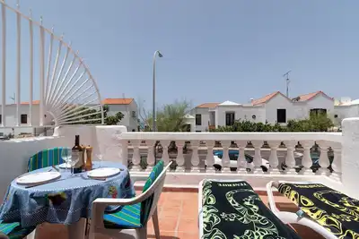 Image de Tranquil Studio Apartment. Communal Heated Pool