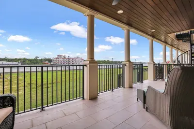 Image de Incredible Riverfront Views w/ Patio Overlooking River by Lucky Savannah