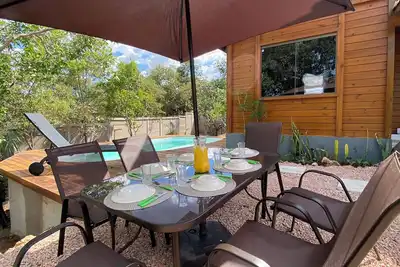 Charming 3 bedroom house, pool and air conditioning, Chapada dos Veadeiros/Go.