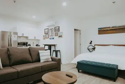 Image de Sunny Desert-Themed Escape in Yuma's Downtown
