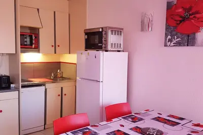 Image de Appartement Climatisé au Centre Port avec Piscine, Parking, et Proche Animations