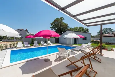 Image de Nino with Shared Pool / Apartment Nino A2 with Garden View