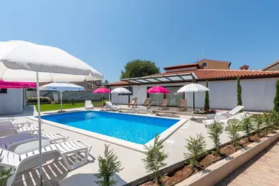 Image de Nino with Shared Pool / One-Bedroom A4 with Terrace