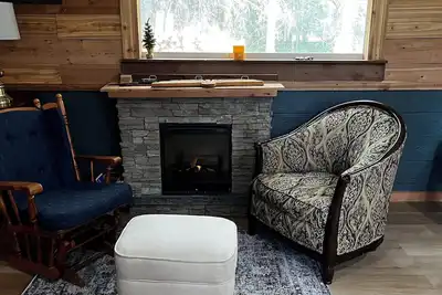Cabin in the forest between Banff & Calgary Dogs welcome