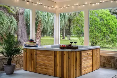 Image de Unplug & Play – Game Room + Huge Yard + Spa