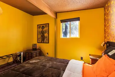 Image de Funky & Fun 3-bedroom house in Idyllwild-Pine Cove with Hot Tub & Ev Charger