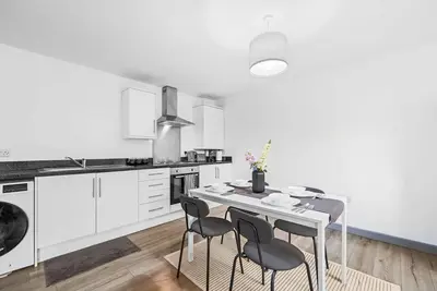 Image de Cozy 2-Bedroom Home | 10 Mins to Leeds Centre