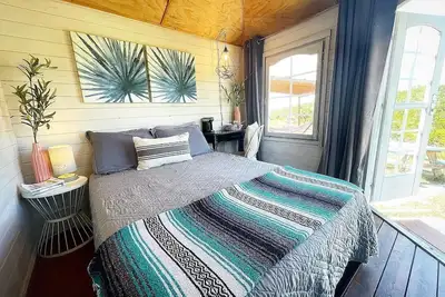Image de Joy Cabin @ 13 Acres - Yoga/Hike/Meditate