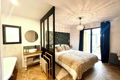 Image de Gîte « Au Ty Cocon » avec Jacuzzi privatif, plages (à 950m) et Gr34
