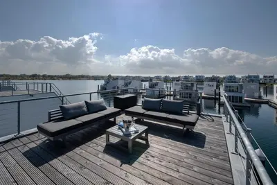Image de Superbe bateau Ă Olpenitz avec sauna