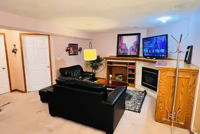 Image de A classic Homely Basement suite!