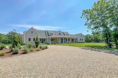 Image de Spacious 5-Bedroom New House w/ Pool, Spa, Access to Tennis & Deep Bottom Pond