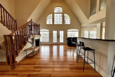 Image de Lakefront Villa 1 \/ Dock Access