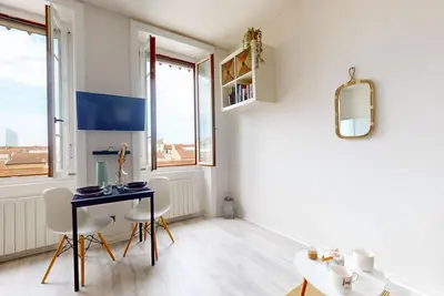 Image de Studio cosy rénové avec vue panoramique