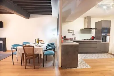 Image de Spacieuse Maison avec Patio Couvert à 2 minutes du Centre Ville de Tournus
