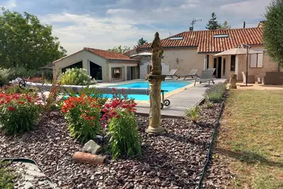 Image de Maison Campagne Dans Site Reposant! Avec De Beaux Espaces De Vie! Piscine