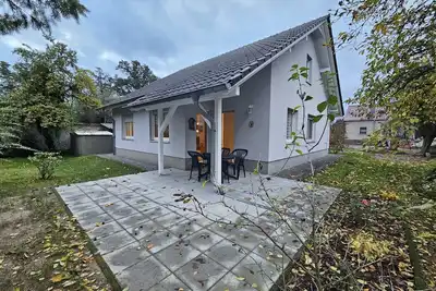 Image de Gemütliches Ferienhaus nur 100 m zum Mellensee! 2 Sz, Wz, Bad, Gästewc, Terrasse